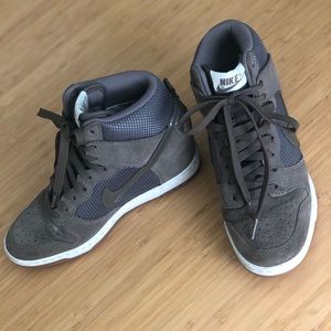 Nike olive green wedge sneaker